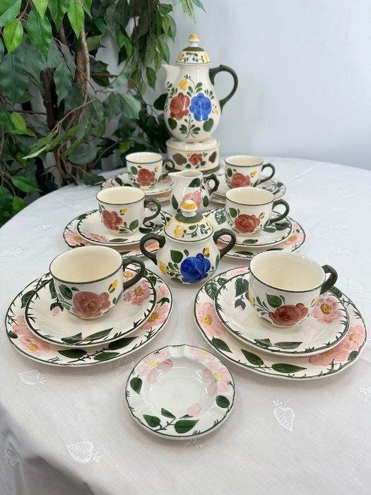 23-teiliges Set, Handbemalt, Wild-Rose Design - Kaffesæt (23) - Porcelæn - Villeroy  Boch