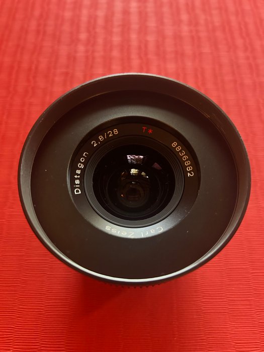 Carl Zeiss Distagon 2.8/28mm T* met Canon Leitax EF-adapter | Prime objektiv