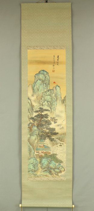 Mount Horai Rising Sun Cranes Mountain Landscape Pine Bamboo Plum Trees with Original Box (Tomobako) - with signature 'Ryugai' 柳厓 and seal 'Ryugai Kiin' 柳厓 己印 - Japan  (Ingen mindstepris)