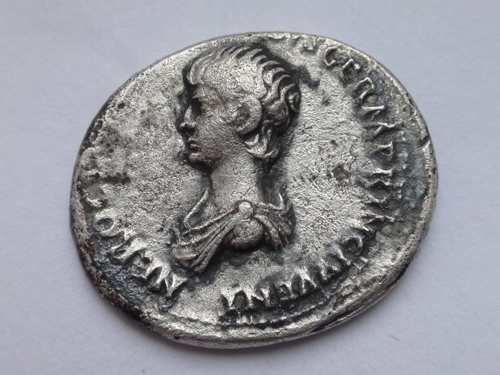 Romarriket Nero as Caesar Rome circa AD 50-54 AR Denarius