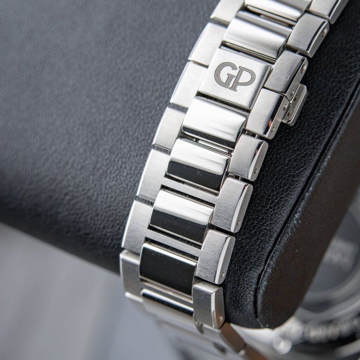 Girard-Perregaux - Laureato Chronograph - Ref.81020 - Mænd - 2011-nu