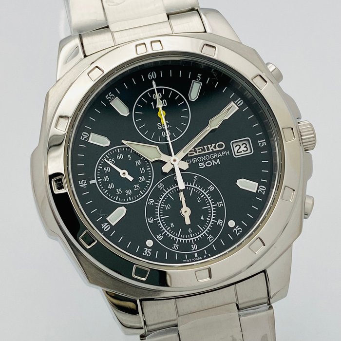 Seiko - Chronograph Dark Green Dial 50m. Date - Ingen mindstepris - Mænd - 2011-nu