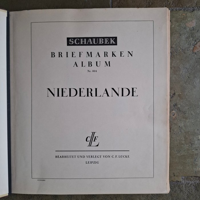 Holland 1852/1968 - Samling af frimærker i gammelt Schaubek-bind, delvist specialiseret i perforering