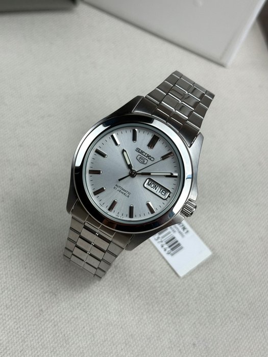 Seiko - 5 - Automatic Day Date - Ingen mindstepris - SNKK87K1 - Mænd - 2011-nu