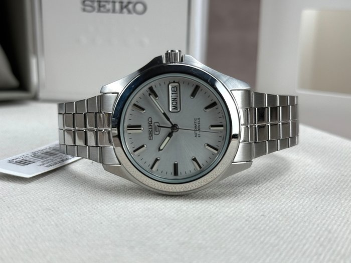 Seiko - 5 - Automatic Day Date - Ingen mindstepris - SNKK87K1 - Mænd - 2011-nu