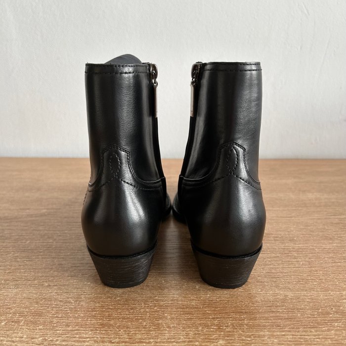 Yves Saint Laurent - Støvler - Størelse: Shoes / EU 38