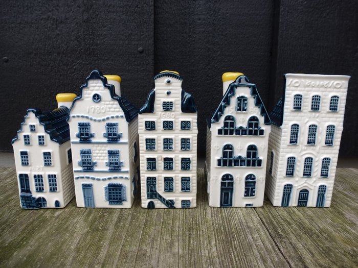 Bols - Miniature figur - Ni KLM BOLS-huse (fyldte) Delftware