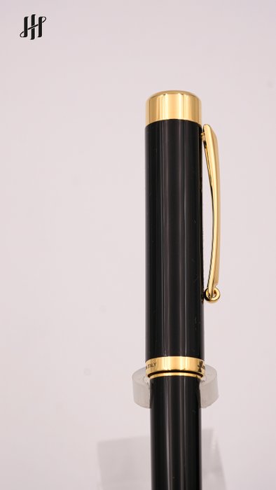 Montegrappa - Executive - Black  Gold (ISZXTBBY) - Kuglepen