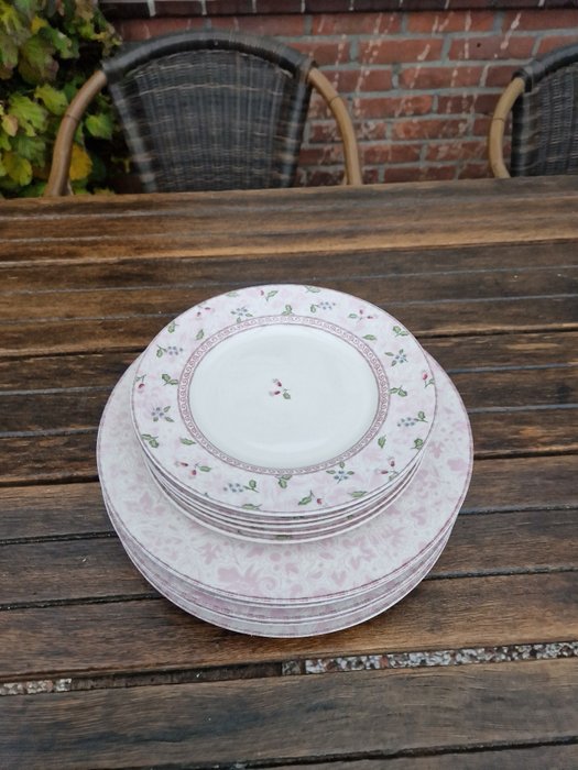 Johnson Brothers - Middagssæt til 6 (12) - Rose Damask - Porcelæn - Luksus spisning