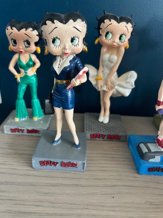 KFS FS TM Hearst/FS - Betty Boop - Lot de 6 figurines en résine Betty Boop