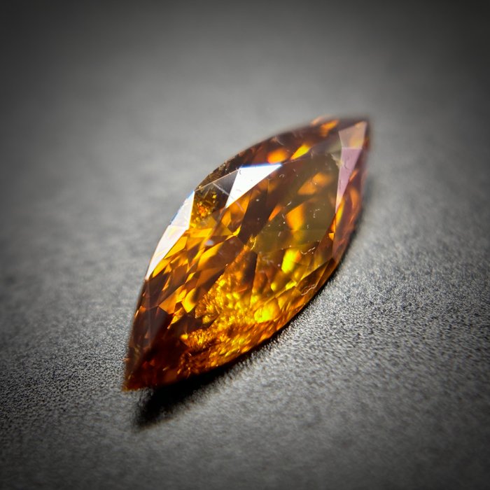 Ingen mindstepris - 1 pcs Diamant  (Naturfarvet)  - 032 ct - Marquise - Fancy vivid Gullig Orange - I2 - Antwerp Laboratory for Gemstone Testing (ALGT)