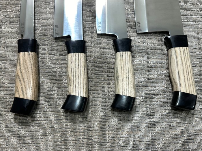 Køkkenkniv - Chef's knife -  Japanske D2 stålhakker, Gyuto, Bunka  Petty Chef knive - D2 stål  designtræ  udsøgt sortfarvet harpikshåndtag - Japan