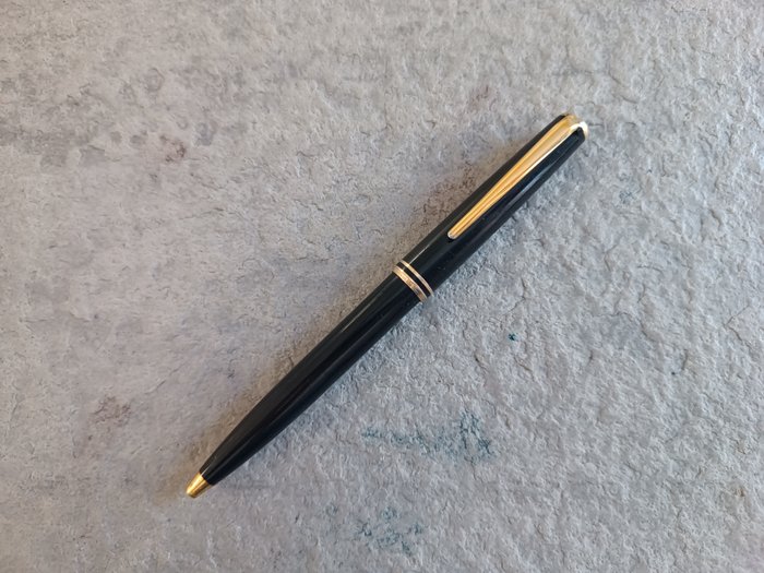 Montblanc - Bolígrafo Montblanc Classic de resina negra - Pen