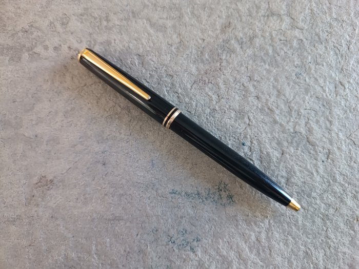 Montblanc - Bolígrafo Montblanc Classic de resina negra - Pen