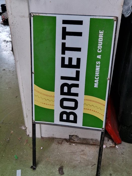 Emaljeskilt - dobbelt emaljeret plakat på 2 sider "BORLETTI symaskiner"