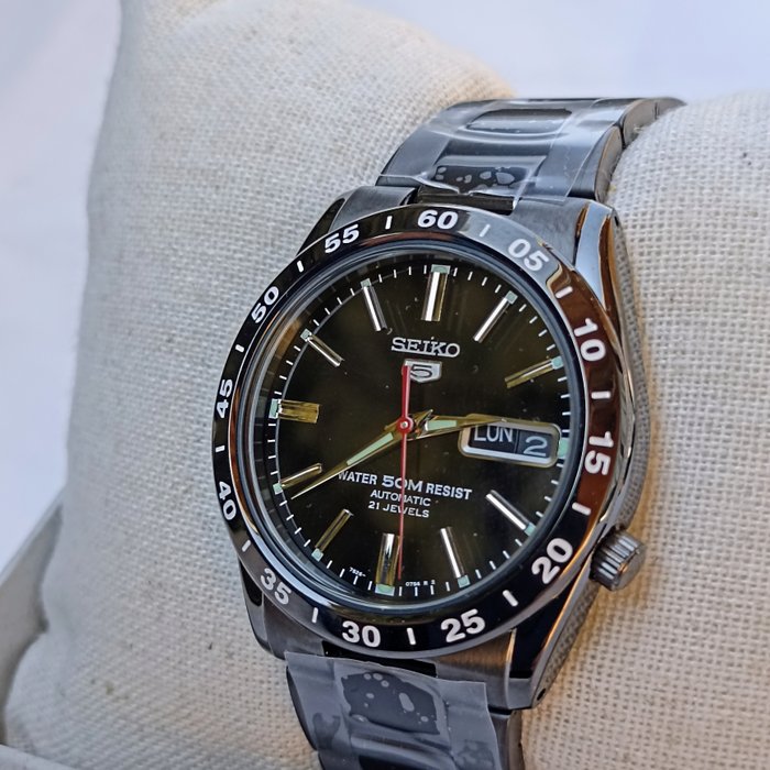 Seiko - Seiko 5 - Ingen mindstepris - Mænd - 2011-nu