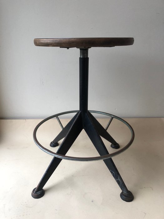 Velca - Industrial Stool - Taburet - Jern, Træ - original