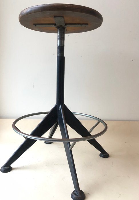 Velca - Industrial Stool - Taburet - Jern, Træ - original