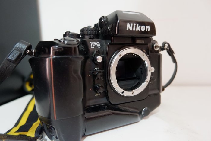 Nikon F4 + DP-20 + Power Winder MB-21 Reflekskamera med enkelt linse (SLR)