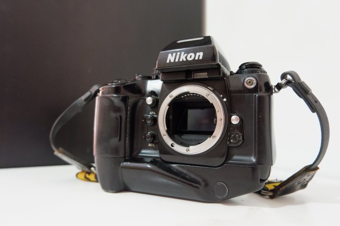 Nikon F4 + DP-20 + Power Winder MB-21 Reflekskamera med enkelt linse (SLR)