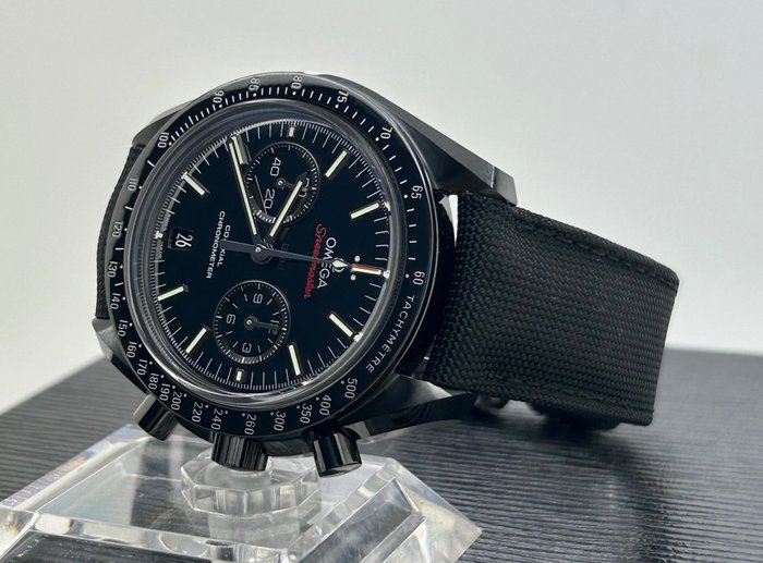 Omega - Speedmaster Moonwatch Dark Side Of The Moon - 311.92.44.51.01.003 - Mænd - 2011-nu