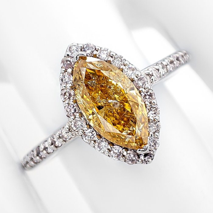 Ring - 14 karat Hvidguld -  1.77ct. tw. Gul Diamant (Naturfarvet) - Diamant