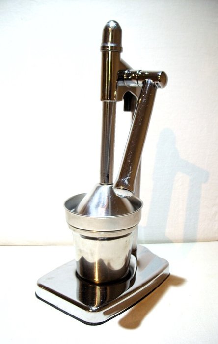 Een degelijke citruspers - Juicer - Inox