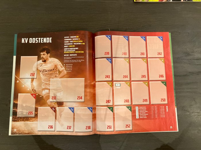 Panini - Football Pro League 2018-2019 Belgium - zeldzame extra set van 6 stickers - 2 Empty album + complete loose sticker set