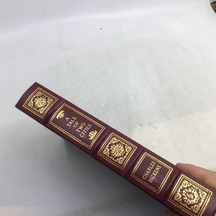 Charles Dickens - A Tale of Two Cities (collector's edition in fine binding) - 1981