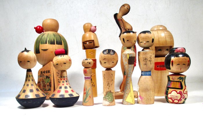 unknown  - Dukke mixed Vintage Kokeshi dolls - 1960-1970 - Japan