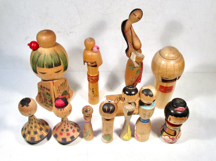 unknown  - Dukke mixed Vintage Kokeshi dolls - 1960-1970 - Japan