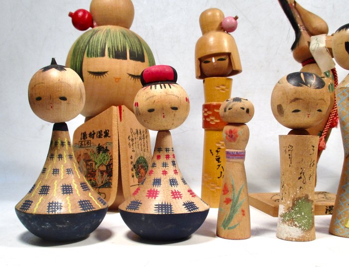 unknown  - Dukke mixed Vintage Kokeshi dolls - 1960-1970 - Japan