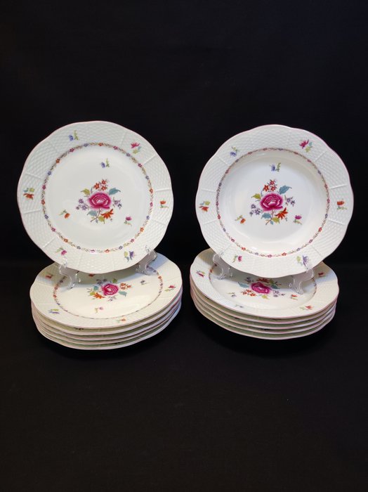 Herend - Middagssæt til 6 (15) - Nanking Bouquet Bunt (NB) mit Purpur Rand 12 Teller, 1 Platte, 2 Schalen - Porcelæn