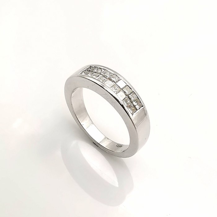 Ring - 18 kraat Hvidguld -  0.90ct. tw. Diamant (Natur)