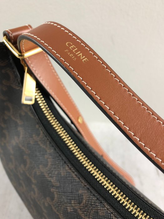 Céline - Ava Bag in Triomphe Canvas in Calfskin Tan - Håndtaske