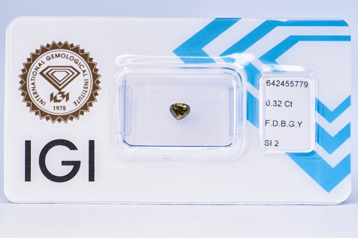 Ingen mindstepris - 1 pcs Diamant  (Naturfarvet)  - 0.32 ct - Pære - Fancy deep Brun, Grønlig Gul - SI2 - International Gemological Institute (IGI)