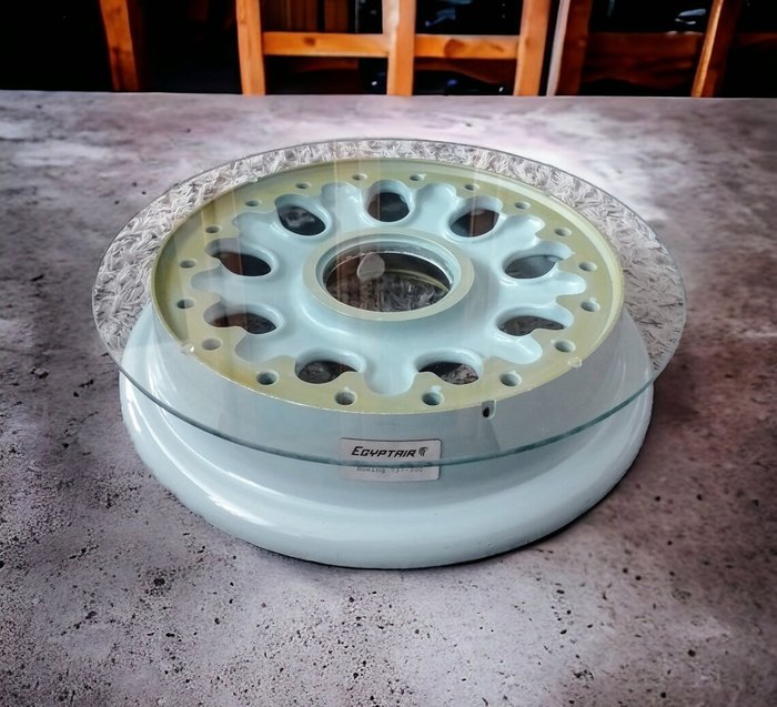 Boeing 737 Aircraft Main Wheel - Bord - Aluminium, Glas