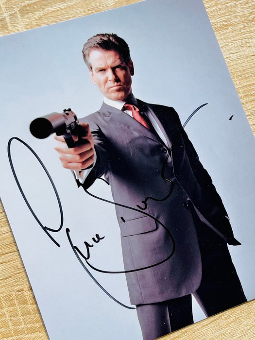 James Bond - Pierce Brosnan, signed with COA