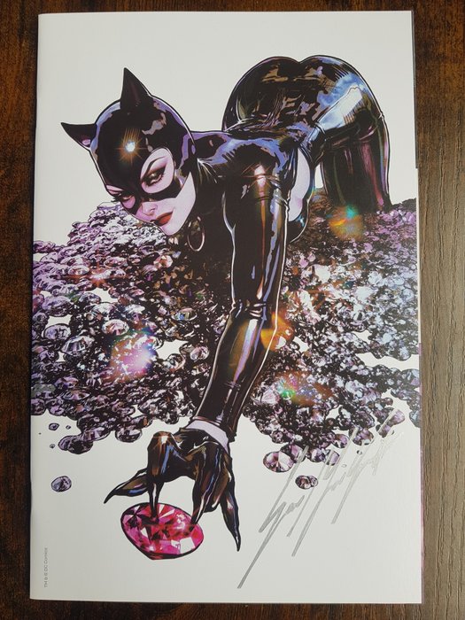 Catwoman #39 Variant Exclusive - Signed by artist Sozomaika - 1 Signed comic/2023