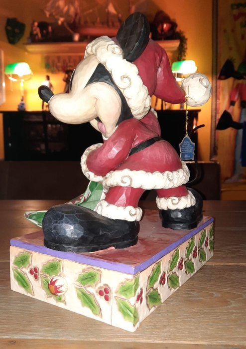 Enesco - Disney Showcase Collection - Mickey Mouse "Bundle of Holiday Cheer"