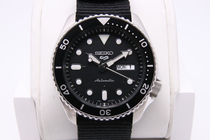 Seiko - Seiko 5 - Ingen mindstepris - SRPD55K3  | 4R36-07G0 - Mænd - 2011-nu