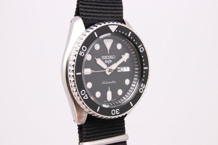 Seiko - Seiko 5 - Ingen mindstepris - SRPD55K3  | 4R36-07G0 - Mænd - 2011-nu