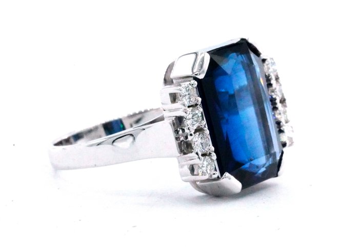 Ingen mindstepris - Ring - 14 karat Hvidguld -  10.50ct. tw. Safir - Diamant