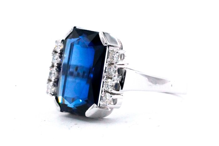 Ingen mindstepris - Ring - 14 karat Hvidguld -  10.50ct. tw. Safir - Diamant