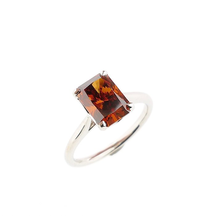 Ingen mindstepris - Ring - 18 kraat Hvidguld -  2.26ct. tw. Orange Diamant (Laboratoriedyrket diamant i fancy farver) - Dobbelt fremragende snit