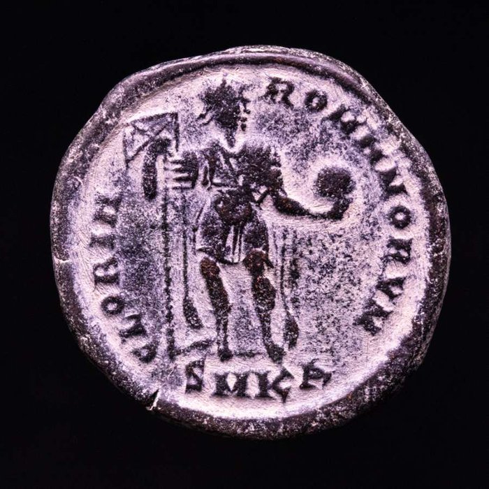 Romarriket. Theodosius I (AD 379-395). Maiorina 379-383 A.D. GLORIA ROMANORVM, emperor standing left on galley  (Ingen mindstepris)