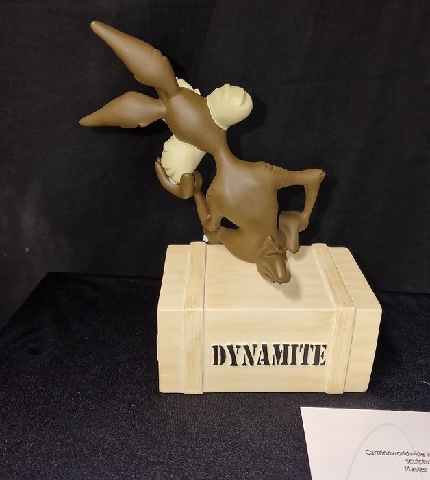 Warner Bros / Looney Tunes - David Krakov Gallery - Statuette - Wile E Coyote on Explosive Crate Cartoon Comic Collectible Sculpture Boxed - Polyresin