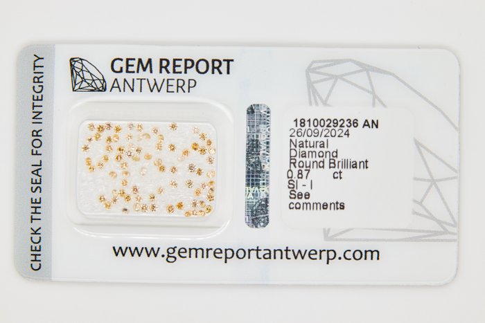 Ingen mindstepris - 79 pcs Diamant  (Naturfarvet)  - 0.87 ct - Rund - Fancy light Orange nuance Gul - I3, SI1 - Gem Report Antwerp (GRA)