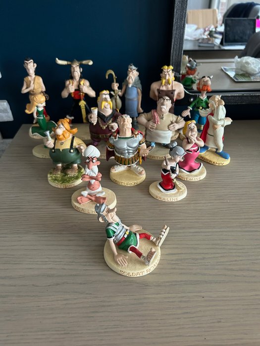 Asterix - 15 Figurine - Plastoy Collectoys - différents personnages - 2000