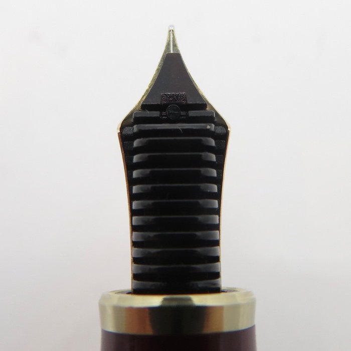 Sailor - 1911 (bordeaux) - 14K gold nib (Hard F) - Fyldepen